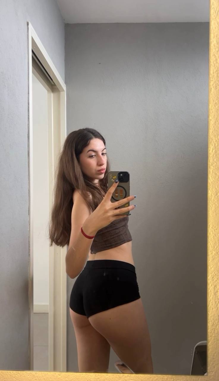 Amber in her underwear in Cordoba