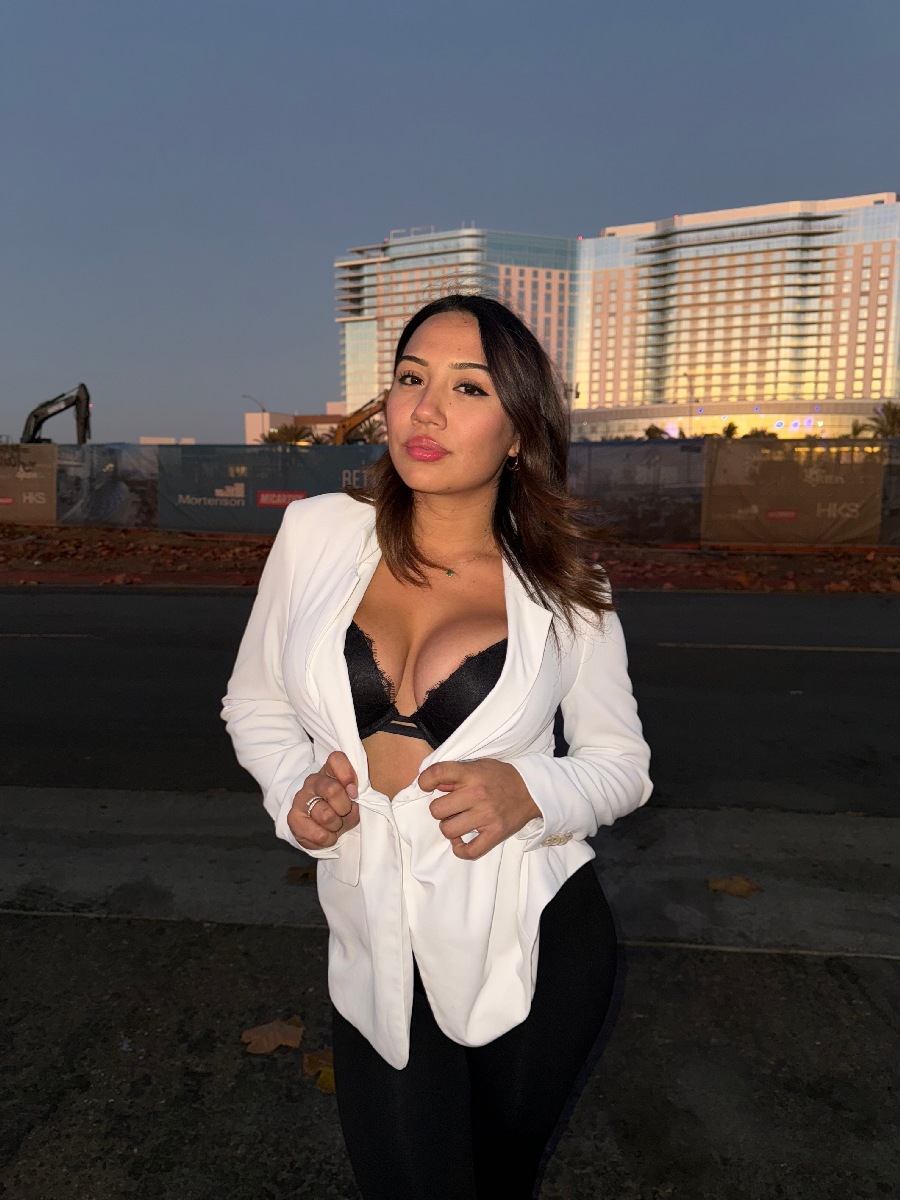 Take a pause and enjoy Ali Cruz — streaming from Cordoba