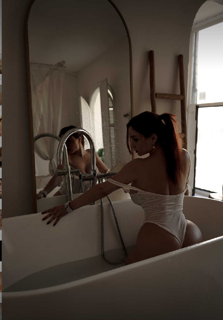 A playful frame from Miranda Faith nude — online in Cordoba